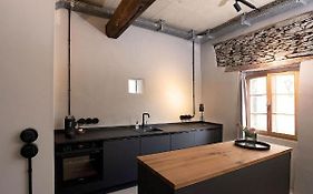 Klara Rooms